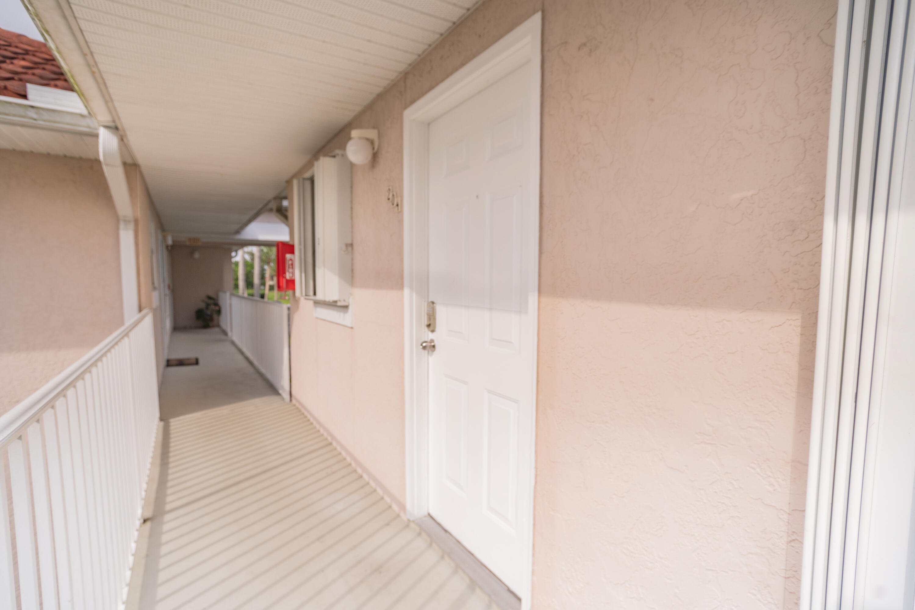 300 Grand Royale Circle 204, Vero Beach, FL, 32962/$179,900 1 300 Grand Royale Circle 204