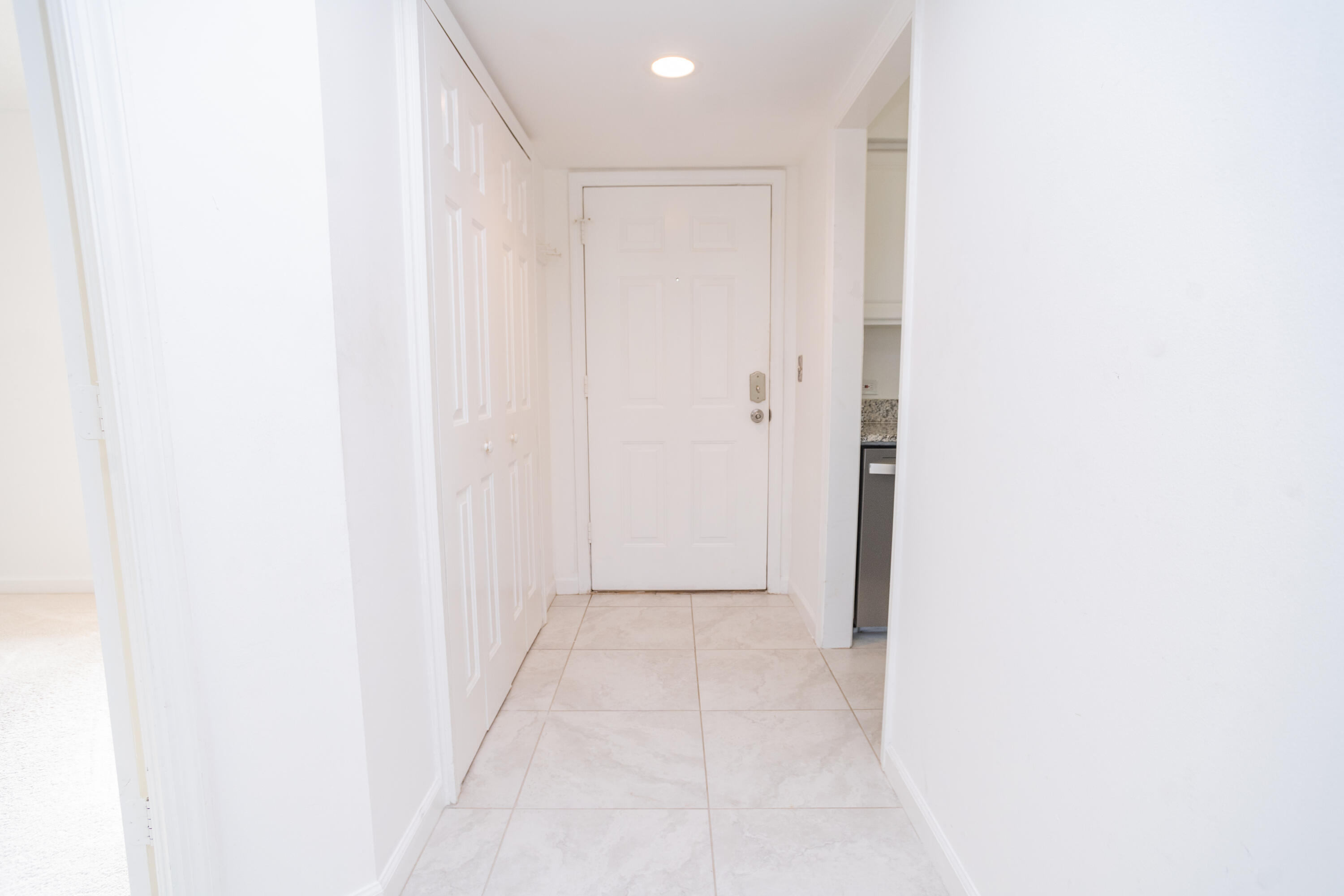GRAND ROYALE CONDO (THE) - Residential