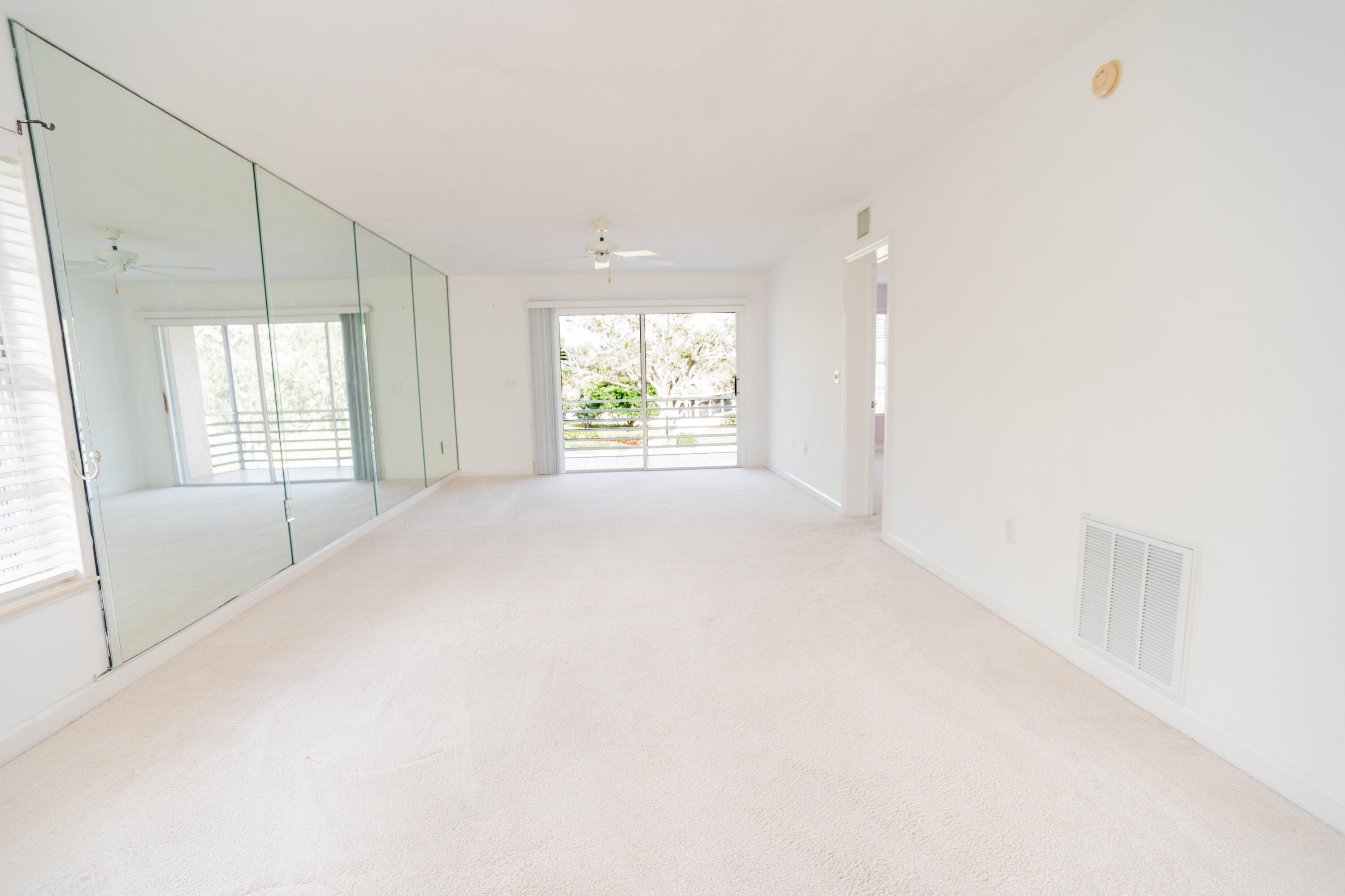 GRAND ROYALE CONDO (THE) - Residential
