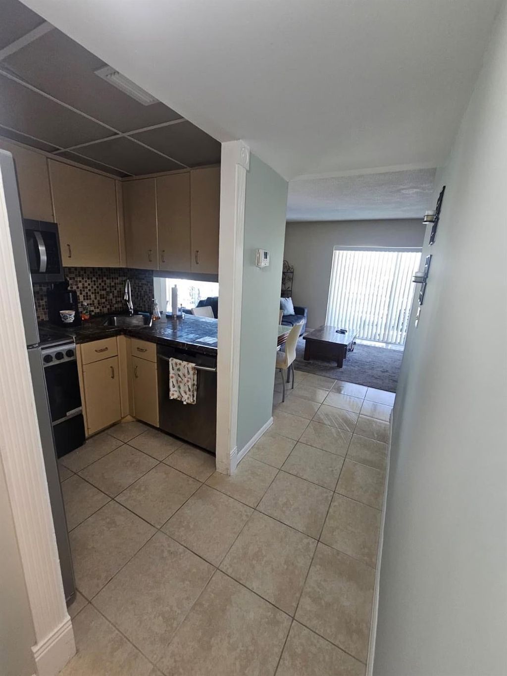 Photo of 2900 NE 30 St #E4, Fort Lauderdale, FL 33306 (MLS # F10552386)