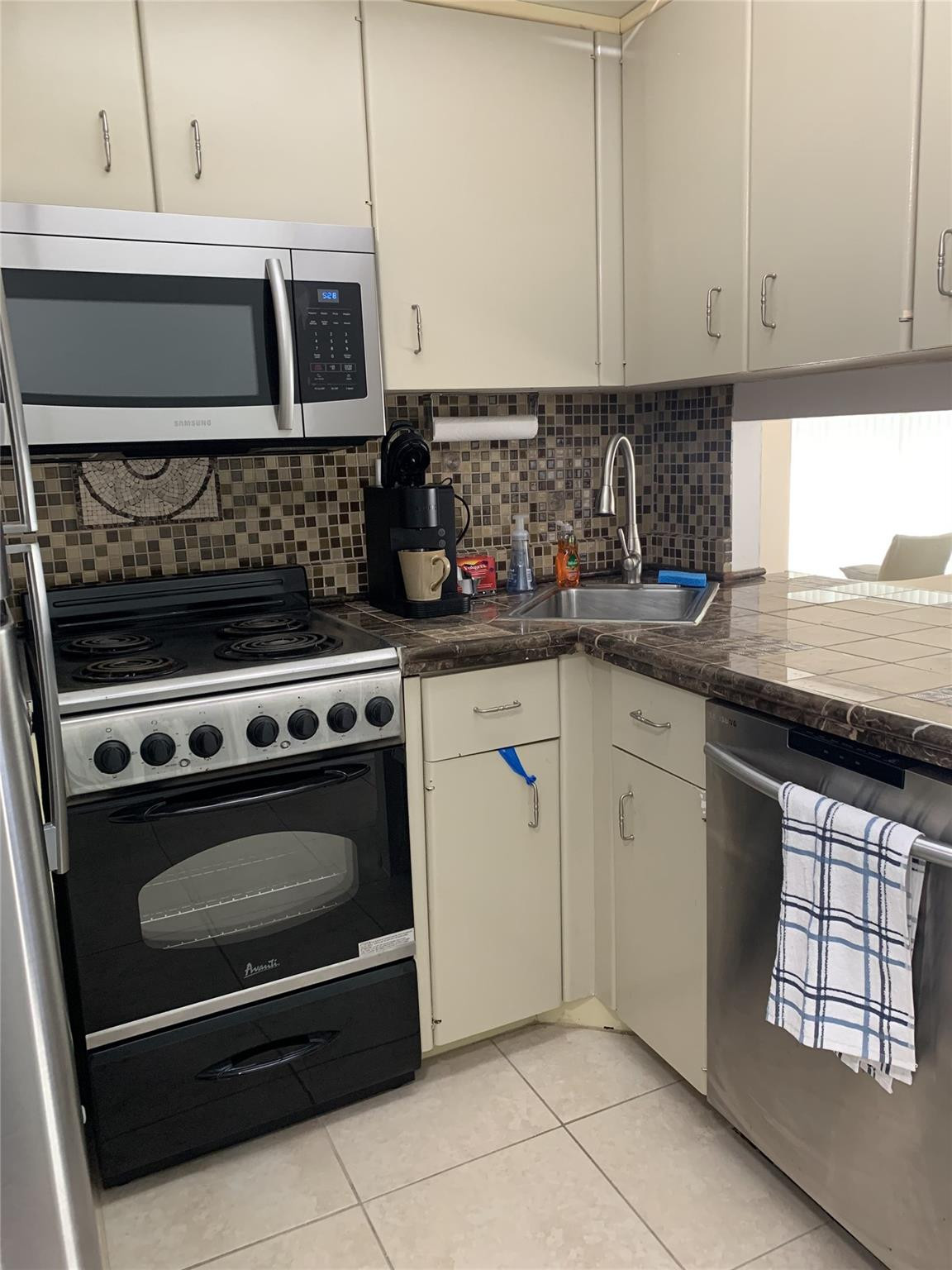 Lauderdale Tower - Residential Lease