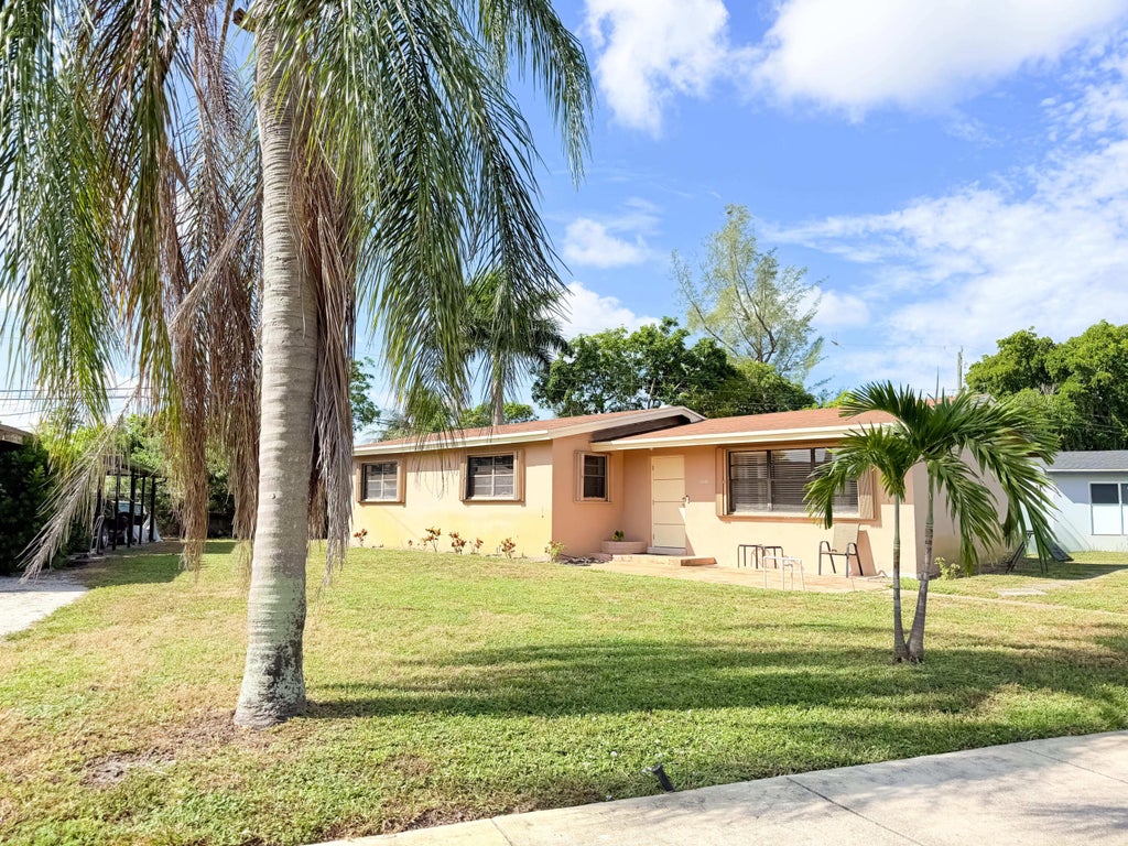 Photo of 1200 NW 18th Street, Fort Lauderdale, FL 33311 (MLS # B26069925)