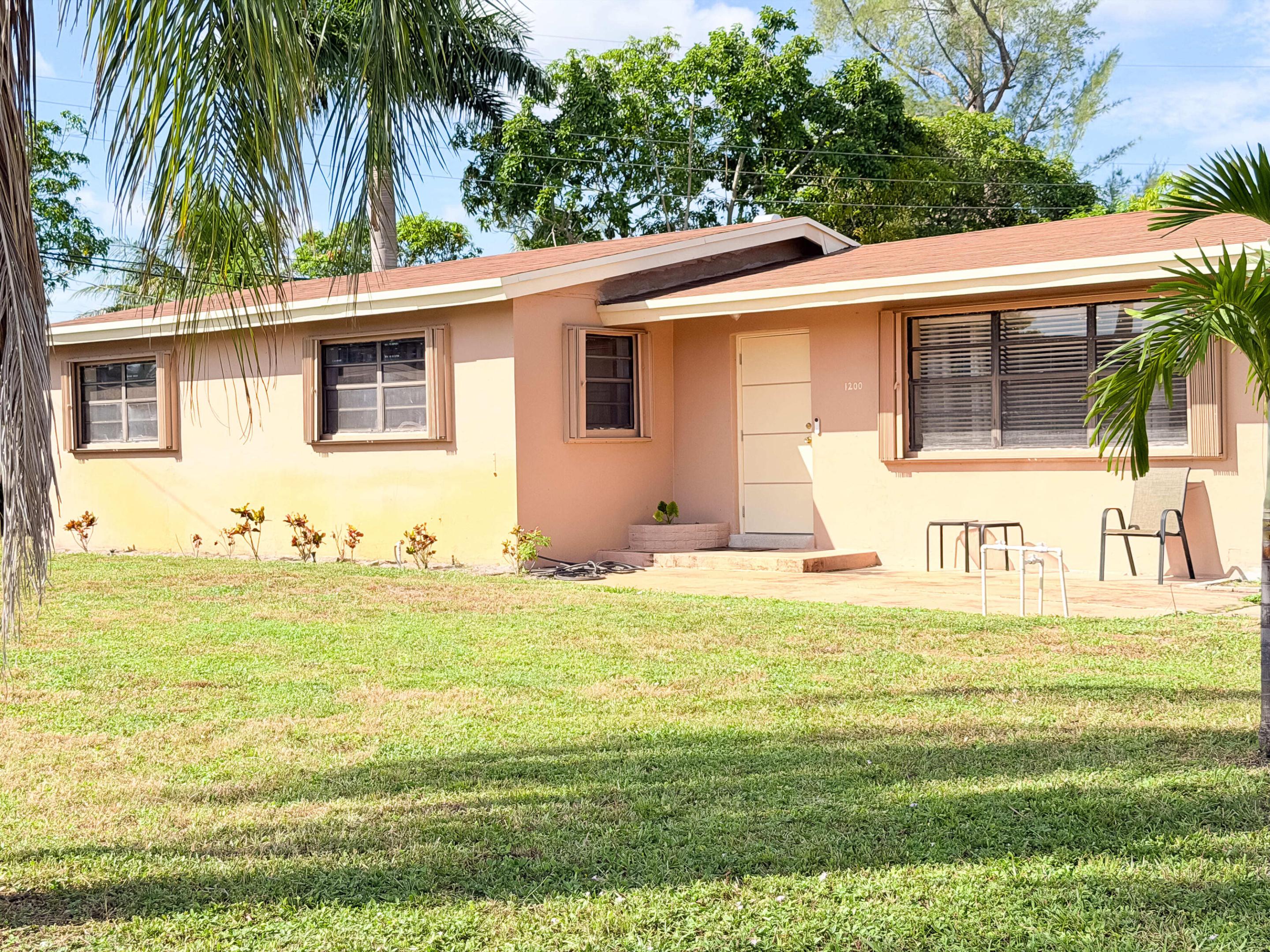 1200 NW 18th Street