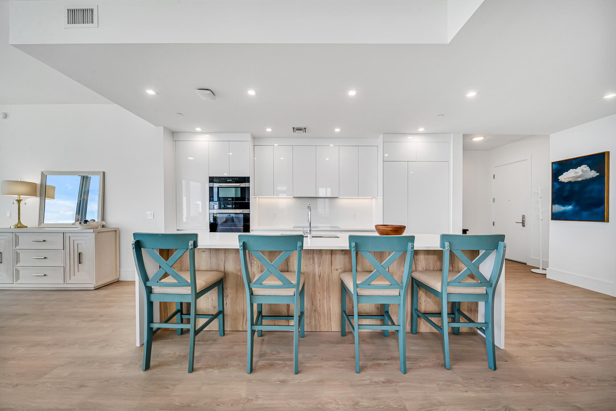 Nautilus 220 Condominium - Residential