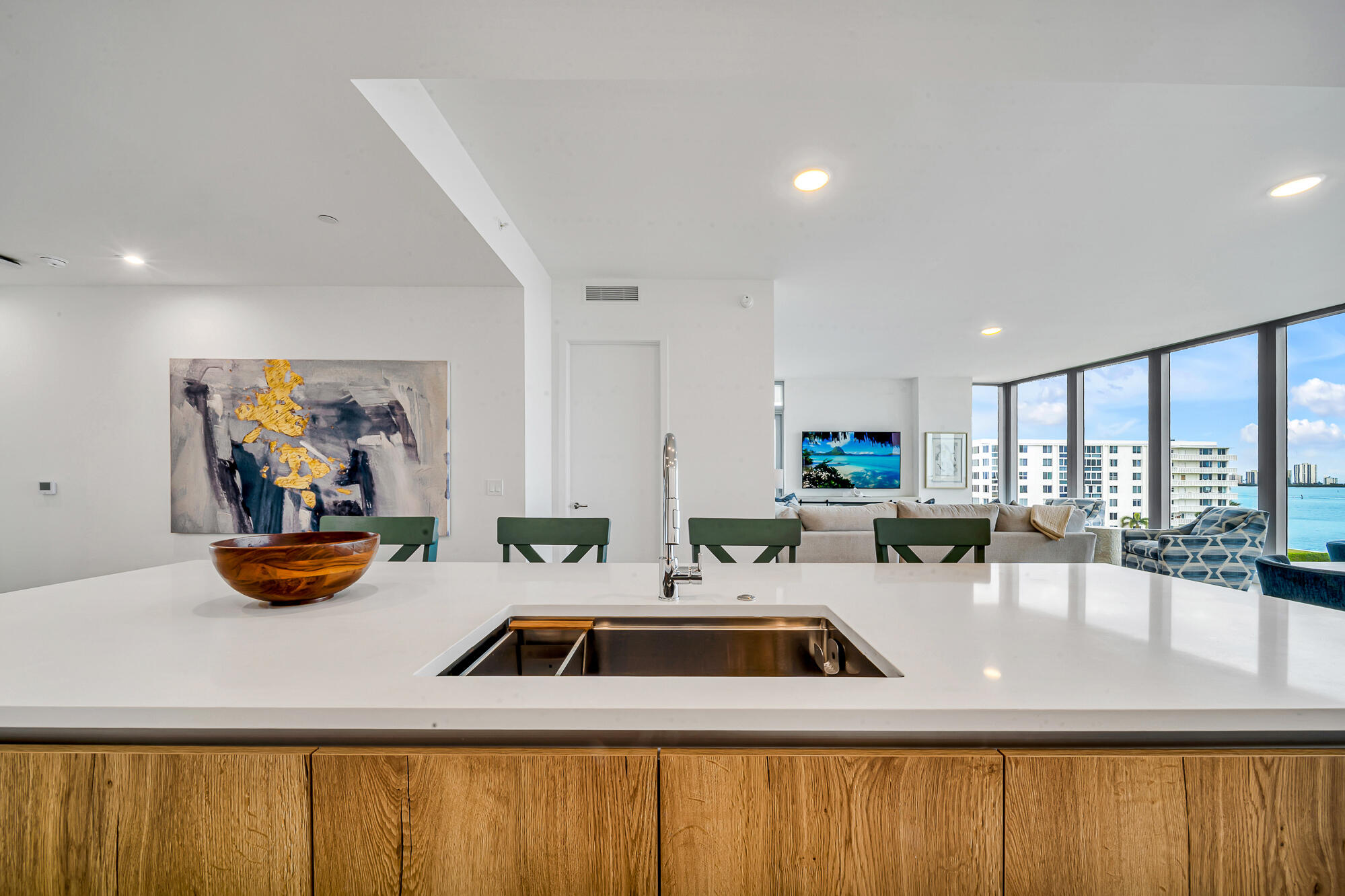 Nautilus 220 Condominium - Residential