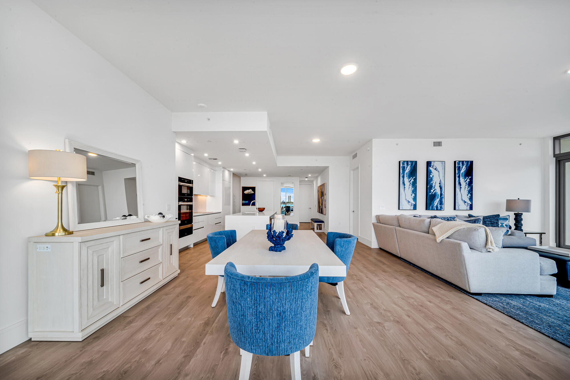 Nautilus 220 Condominium - Residential