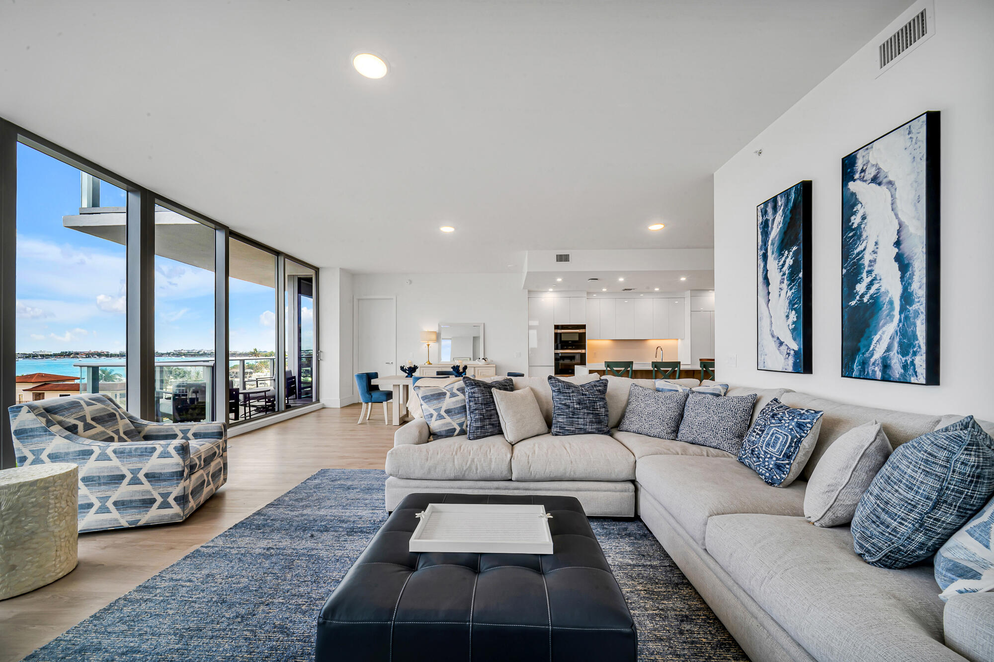 Nautilus 220 Condominium - Residential