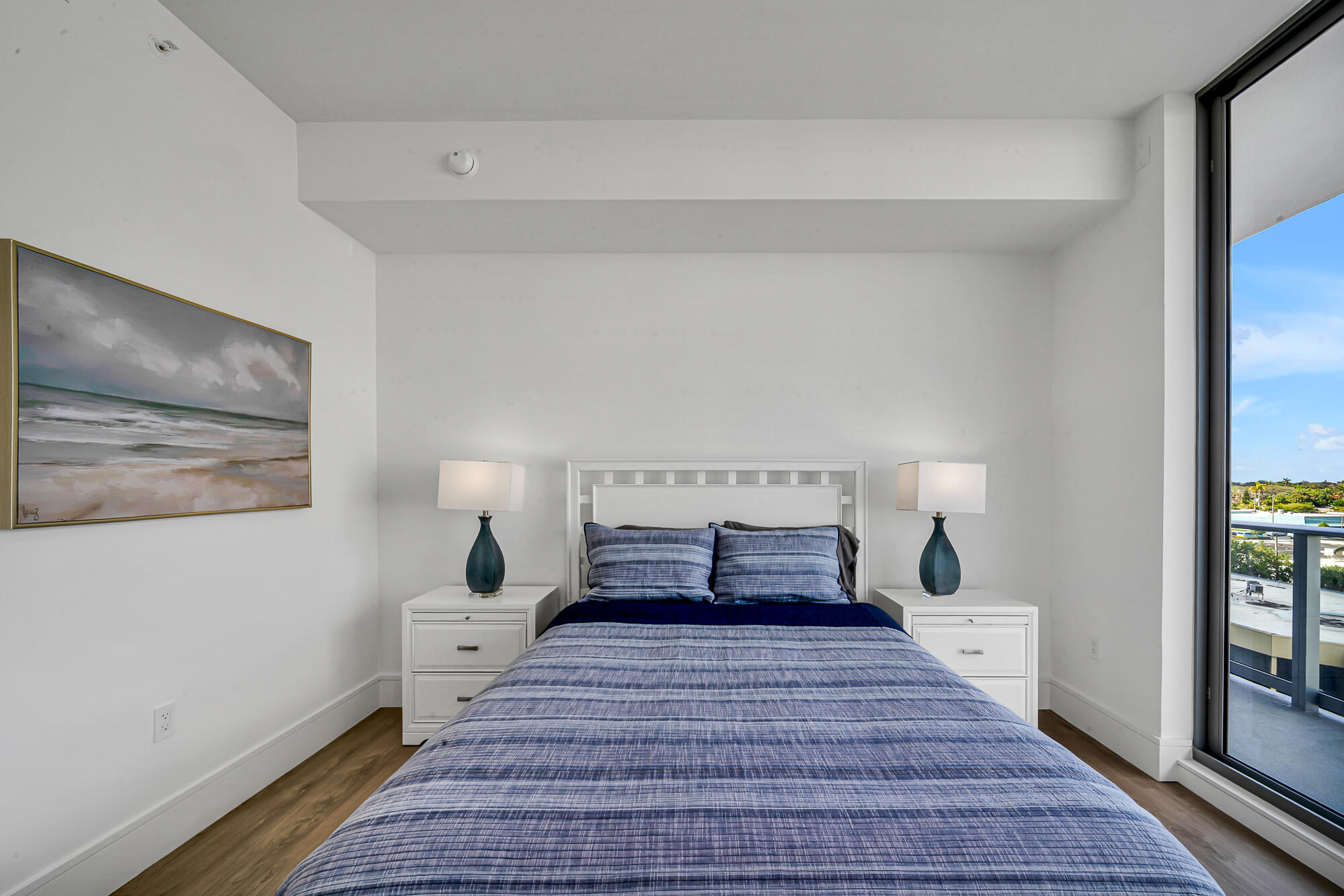 Nautilus 220 Condominium - Residential