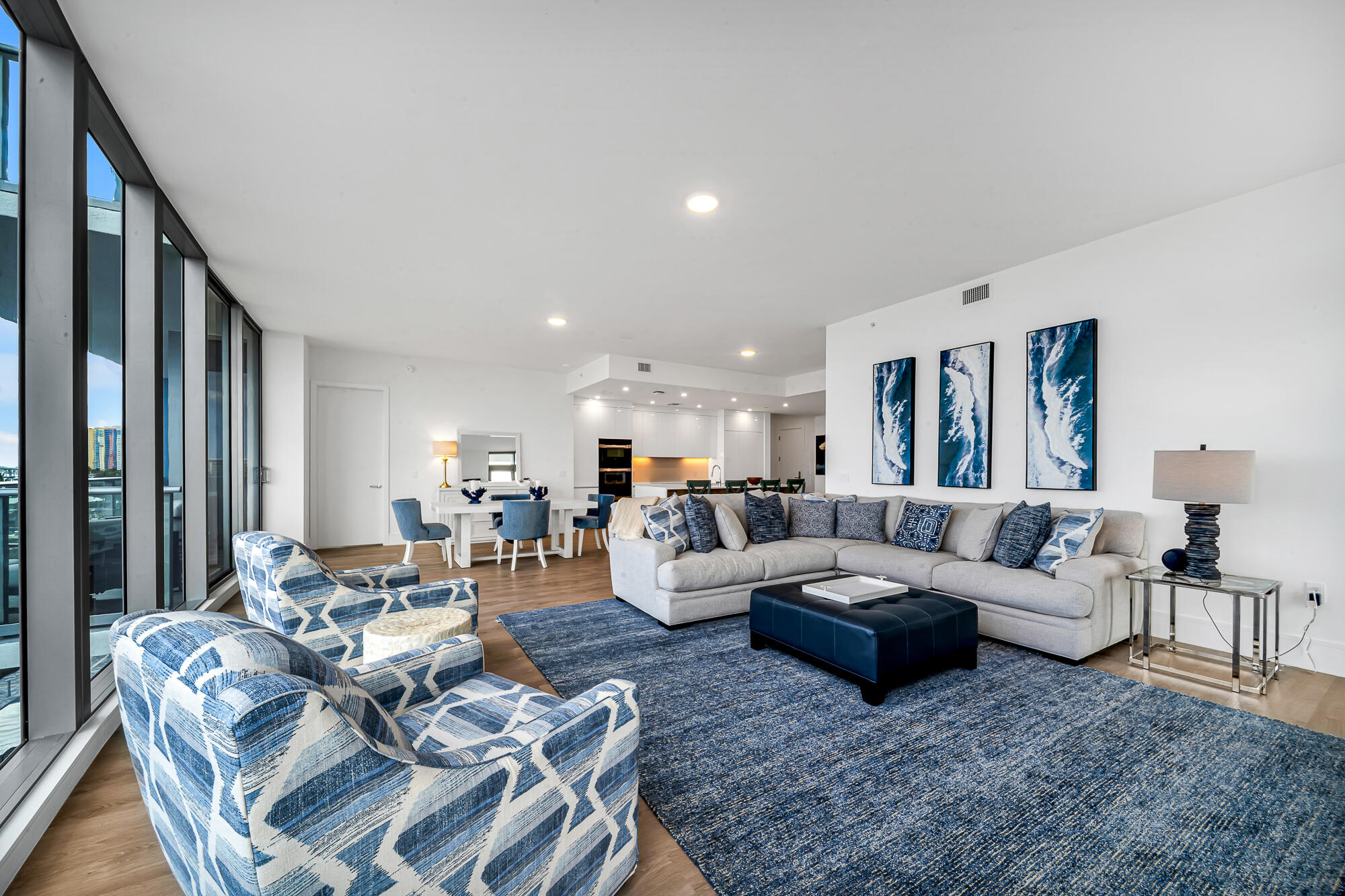 Nautilus 220 Condominium - Residential