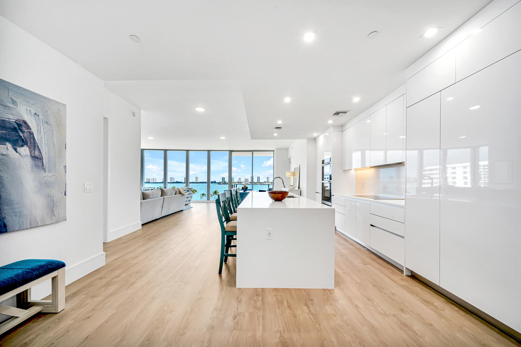 Nautilus 220 Condominium - Residential