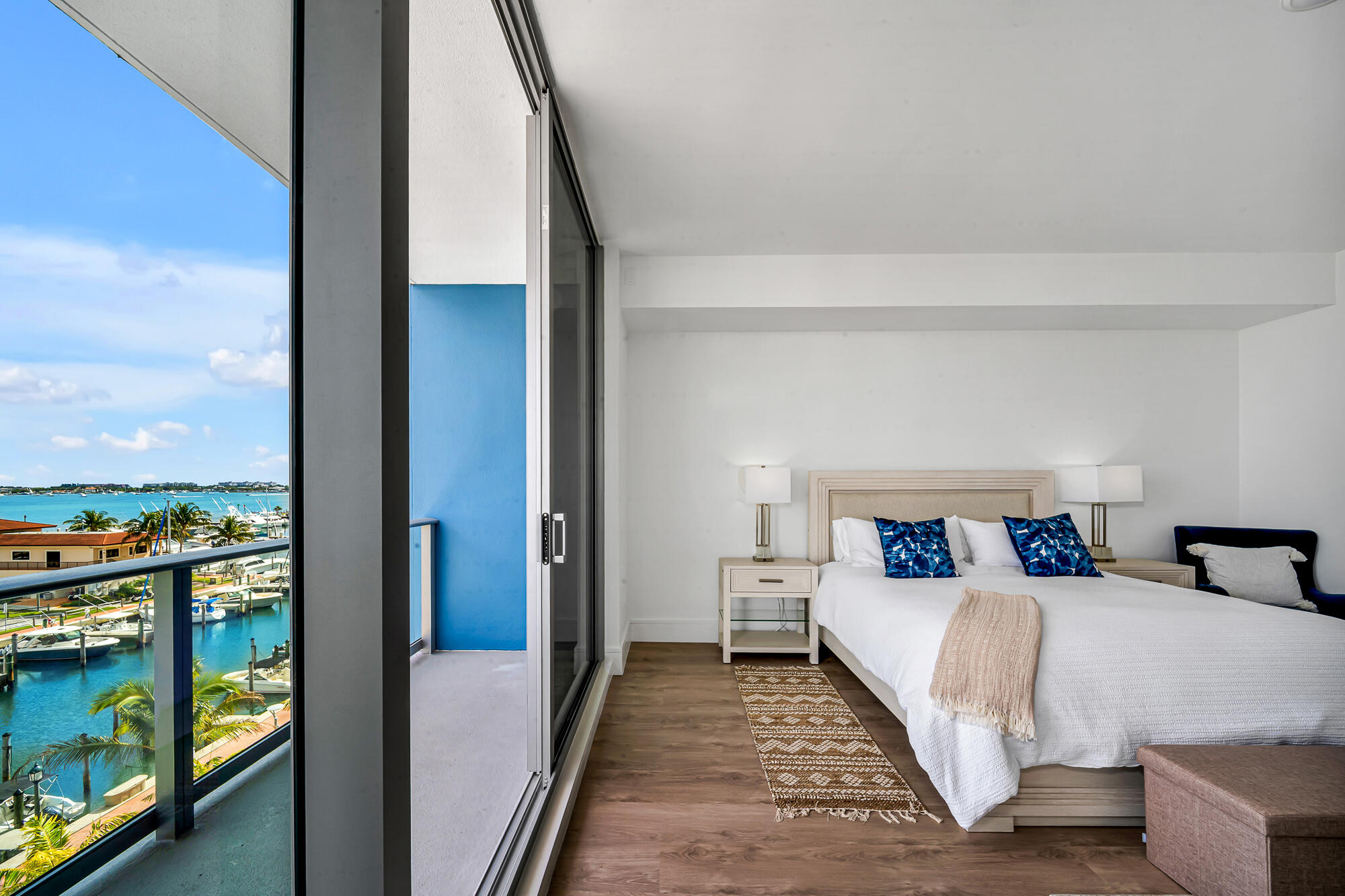 Nautilus 220 Condominium - Residential