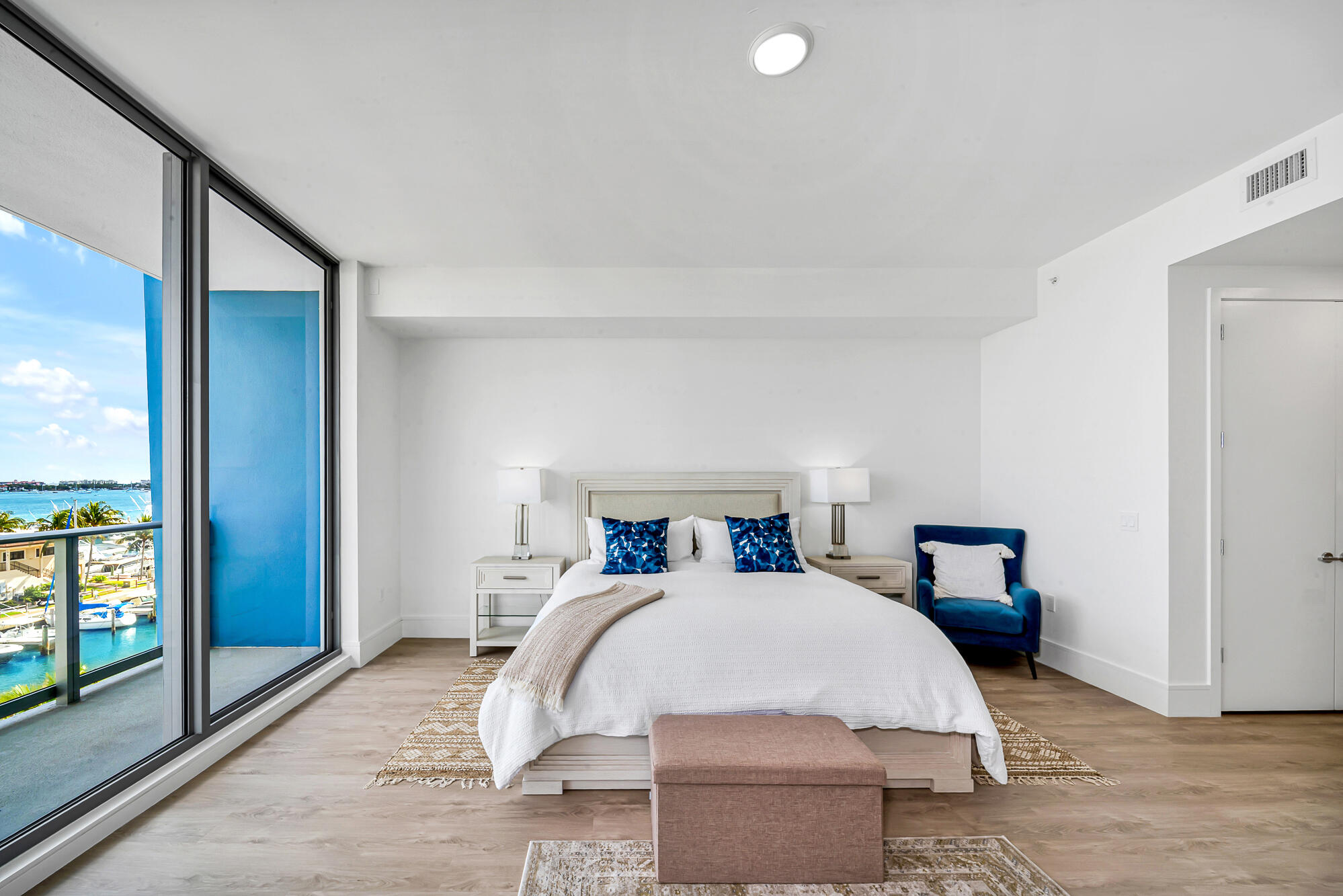 Nautilus 220 Condominium - Residential