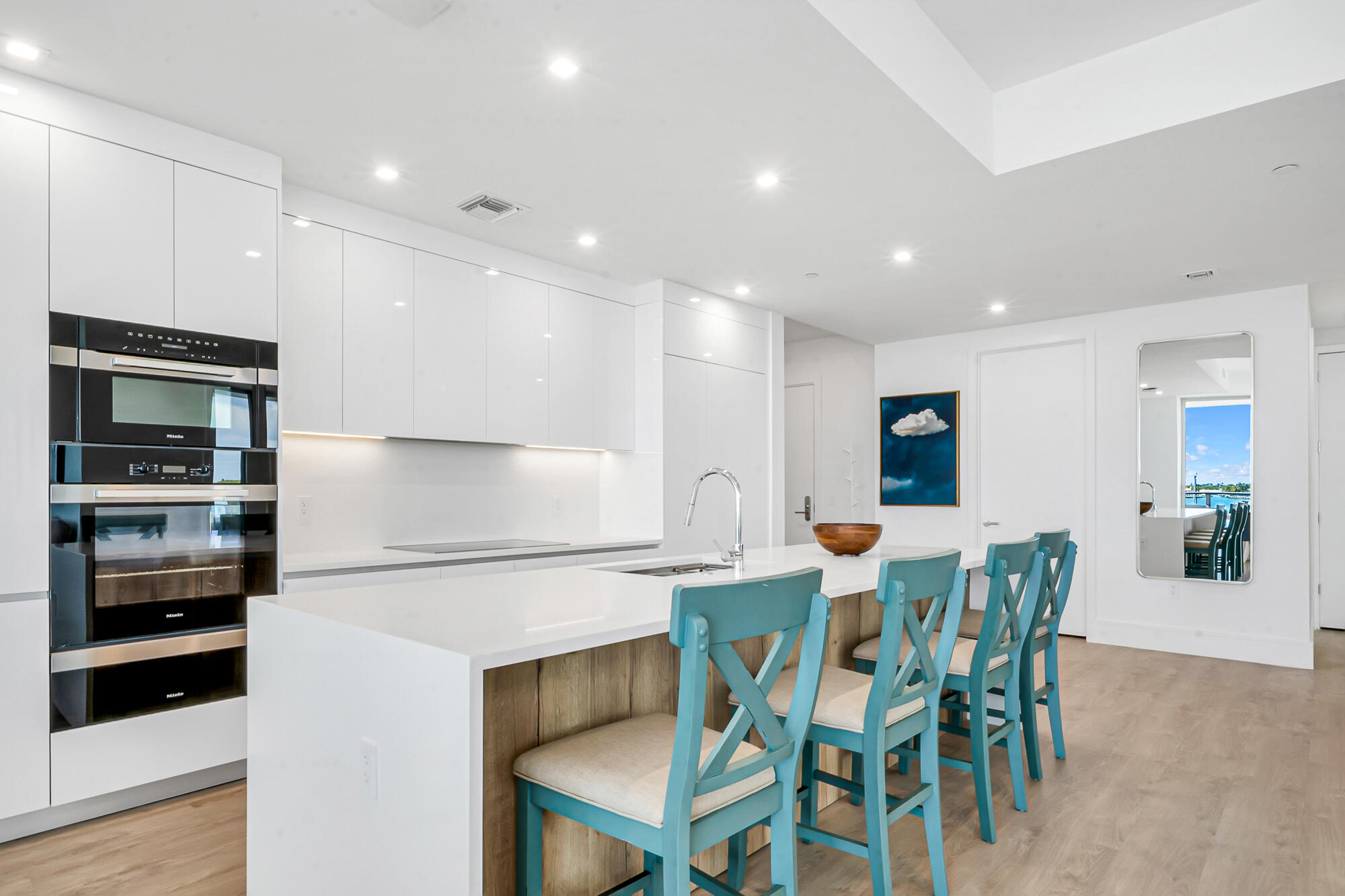 Nautilus 220 Condominium - Residential