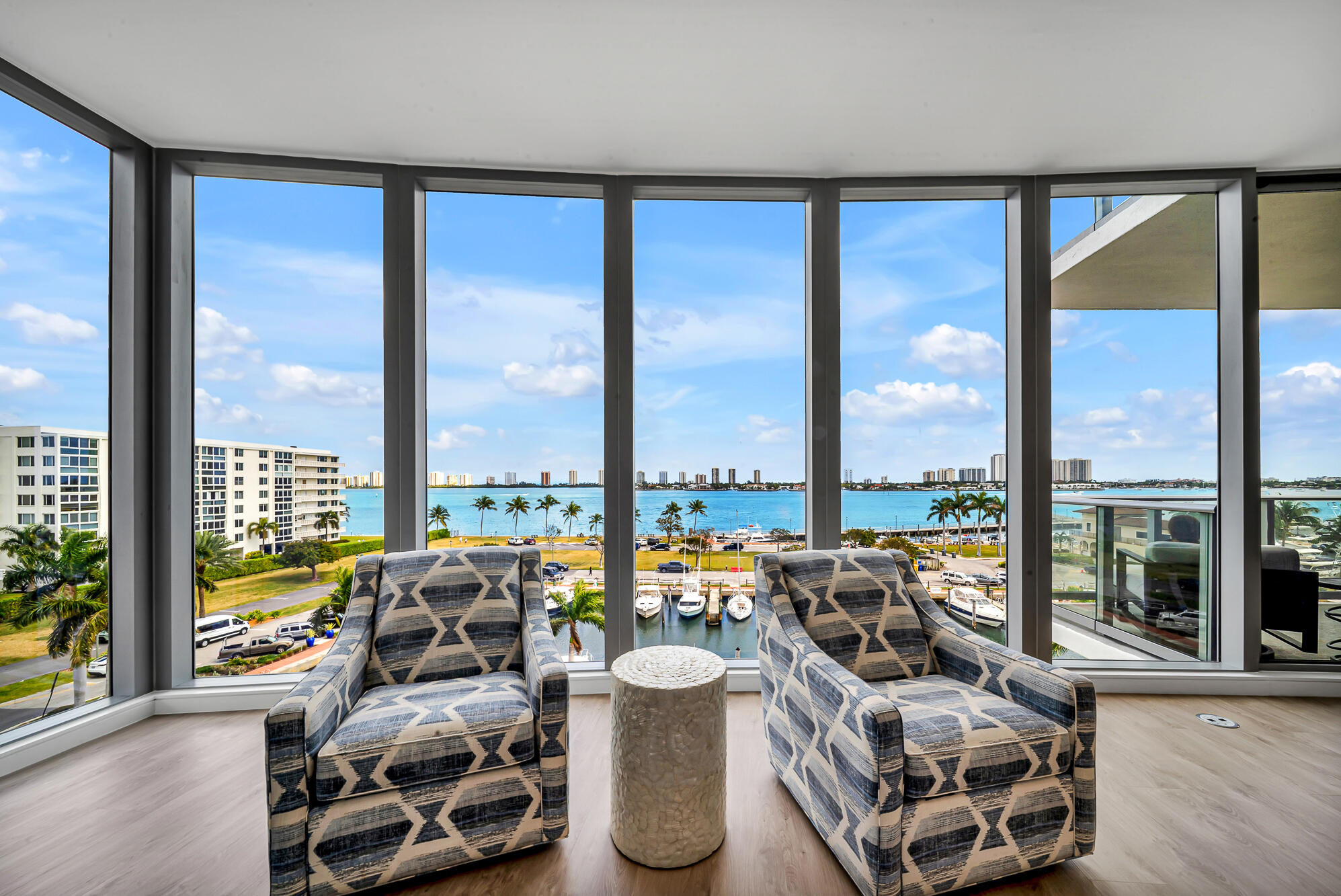 Nautilus 220 Condominium - Residential