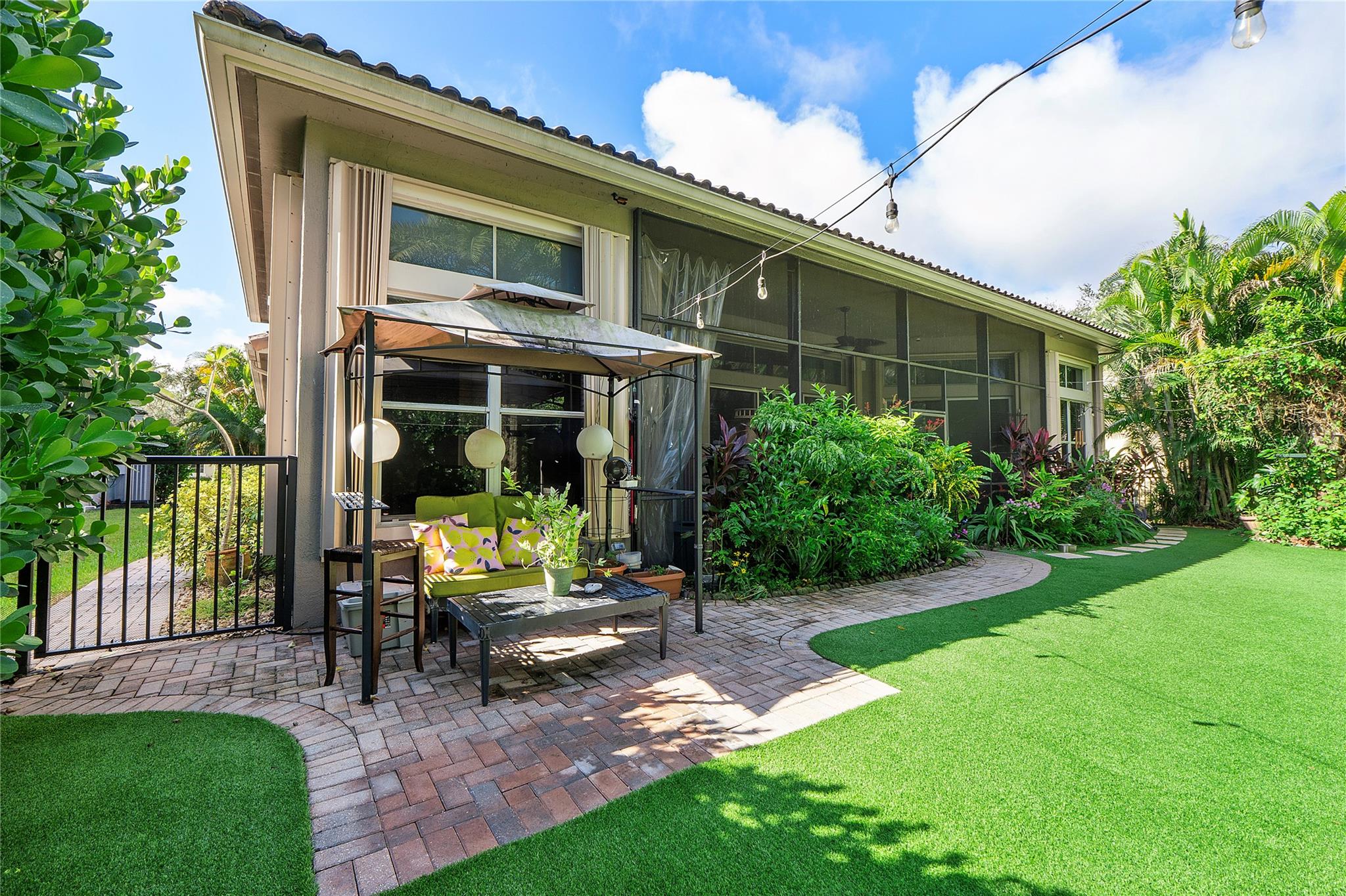 Heron Bay Central 171-23 - Residential