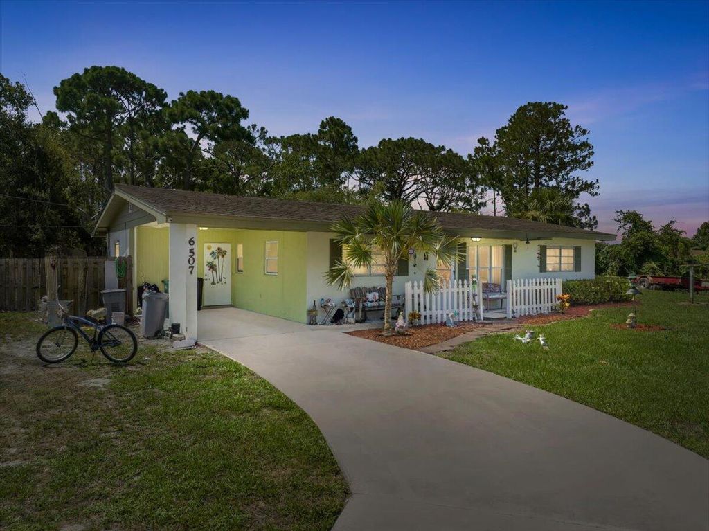 Photo of 6507 Deer Park Avenue, Fort Pierce, FL 34951 (MLS # R11116283)