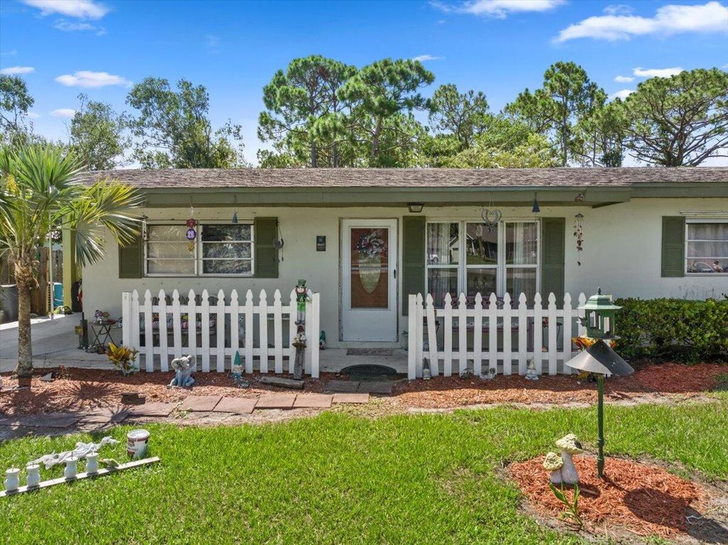 Photo of 6507 Deer Park Avenue, Fort Pierce, FL 34951 (MLS # R11116283)