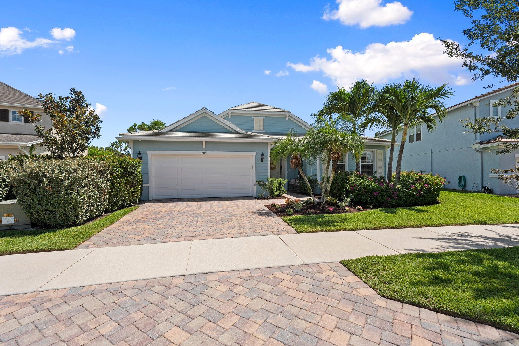 709 SW Sun Circle