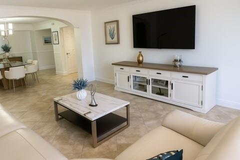 VALIANT HOUSE - Residential Lease