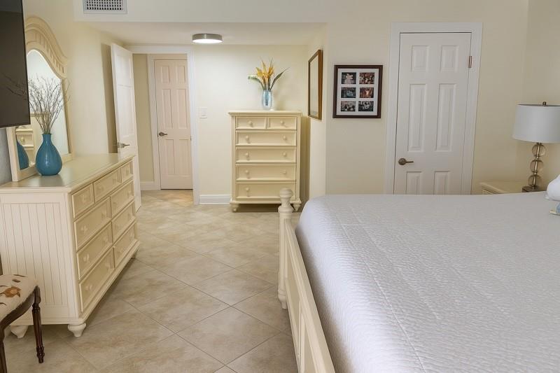 VALIANT HOUSE - Residential Lease