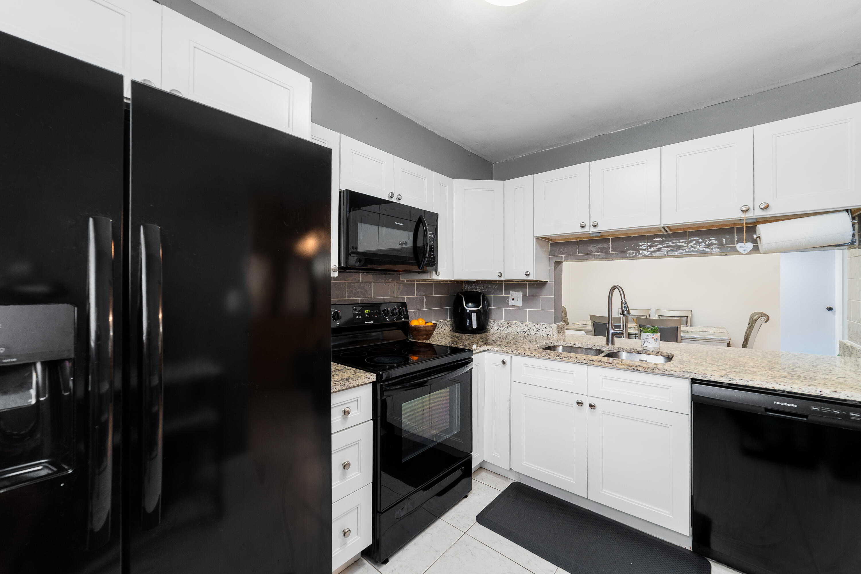 OAKLAND FOREST CLUB CONDO - Residential