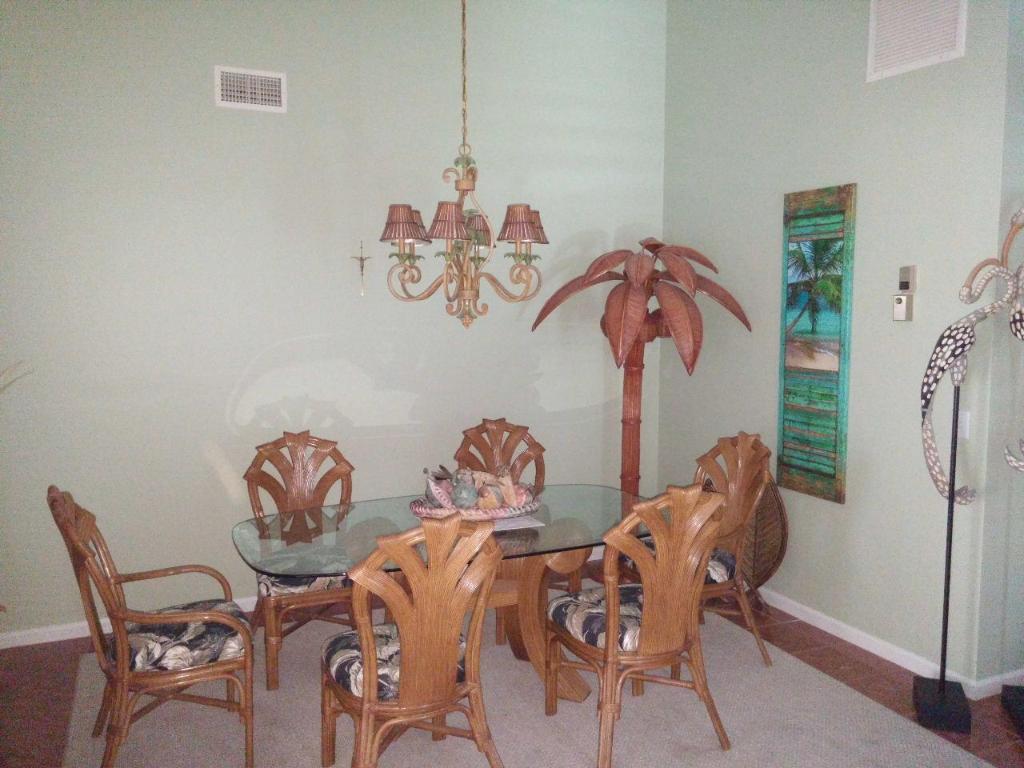 WINDWARD AT JONATHANS LANDING - Residential Lease