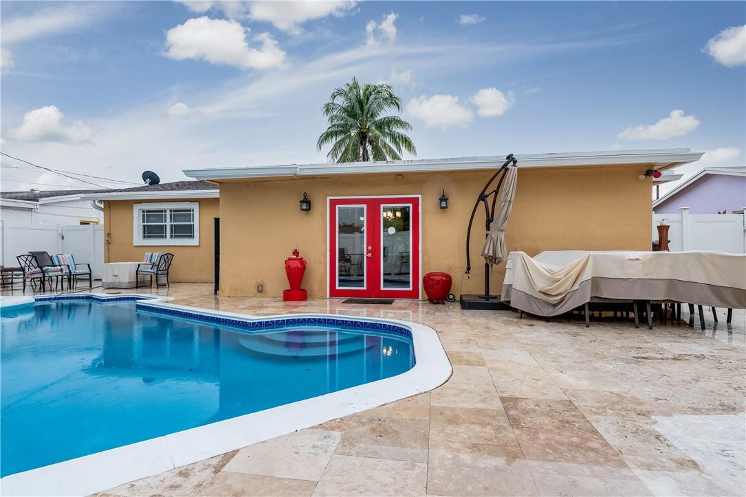 LAUDERDALE LAKES WEST GAT - Residential