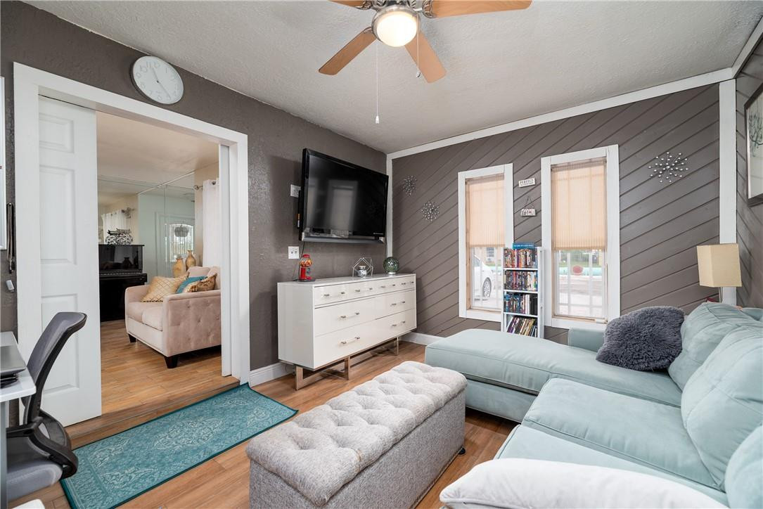 LAUDERDALE LAKES WEST GAT - Residential