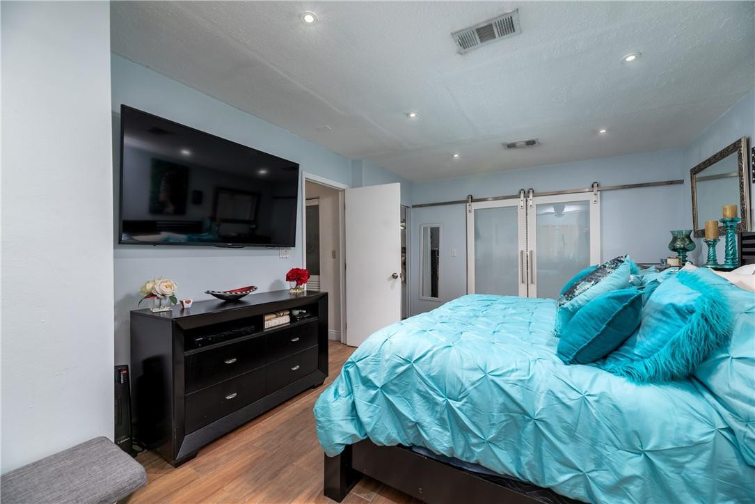 LAUDERDALE LAKES WEST GAT - Residential