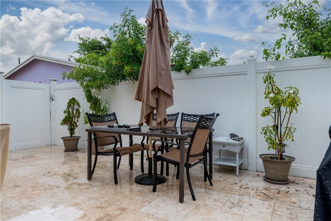 LAUDERDALE LAKES WEST GAT - Residential