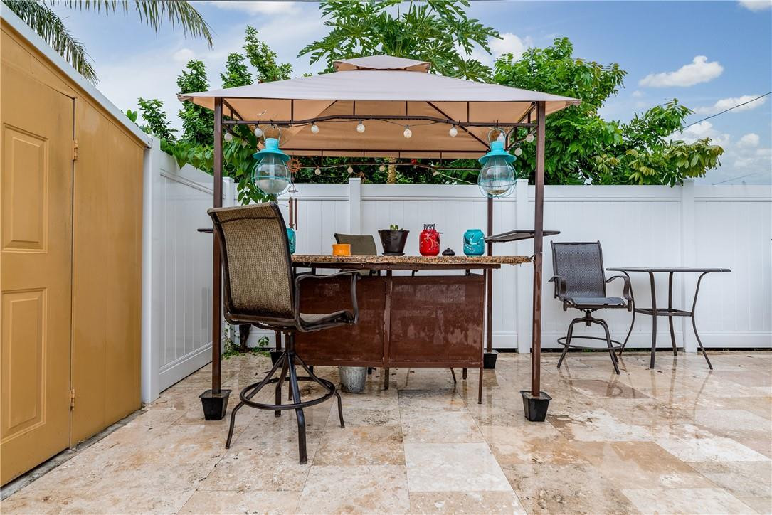 LAUDERDALE LAKES WEST GAT - Residential