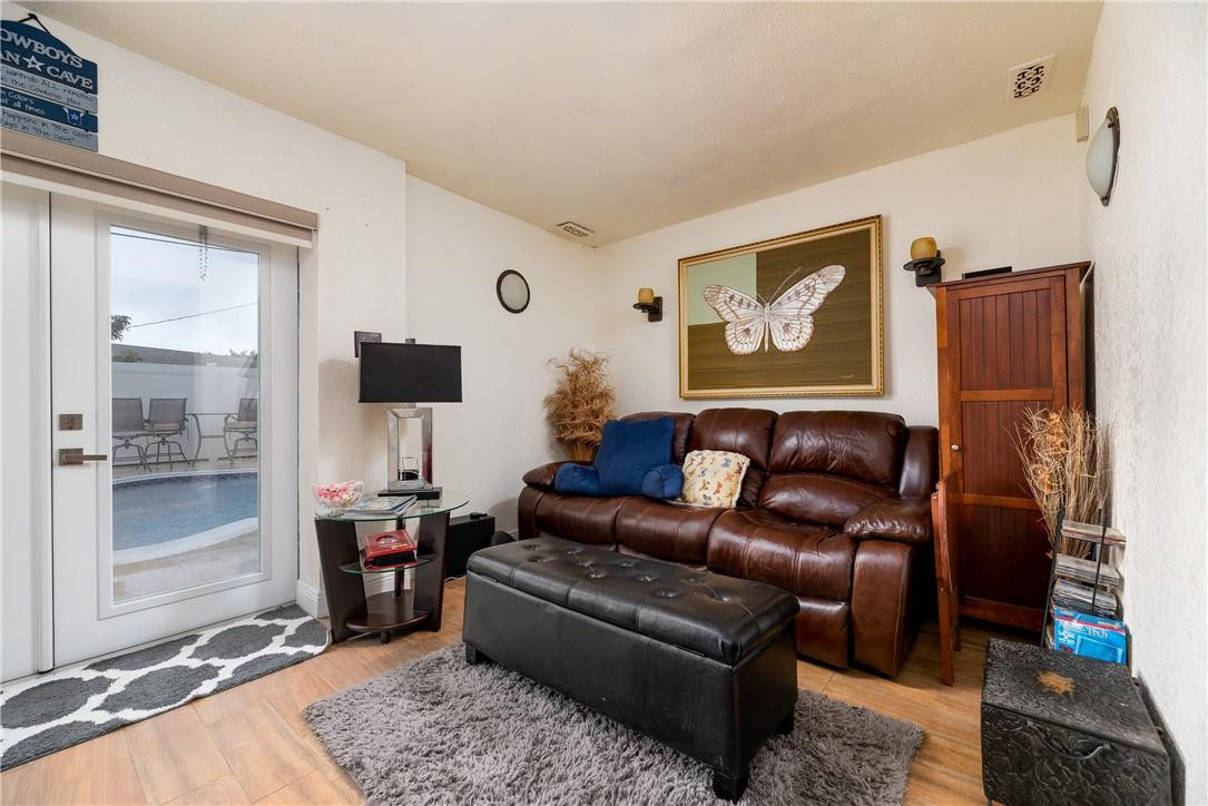 LAUDERDALE LAKES WEST GAT - Residential