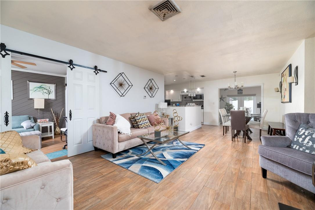 LAUDERDALE LAKES WEST GAT - Residential