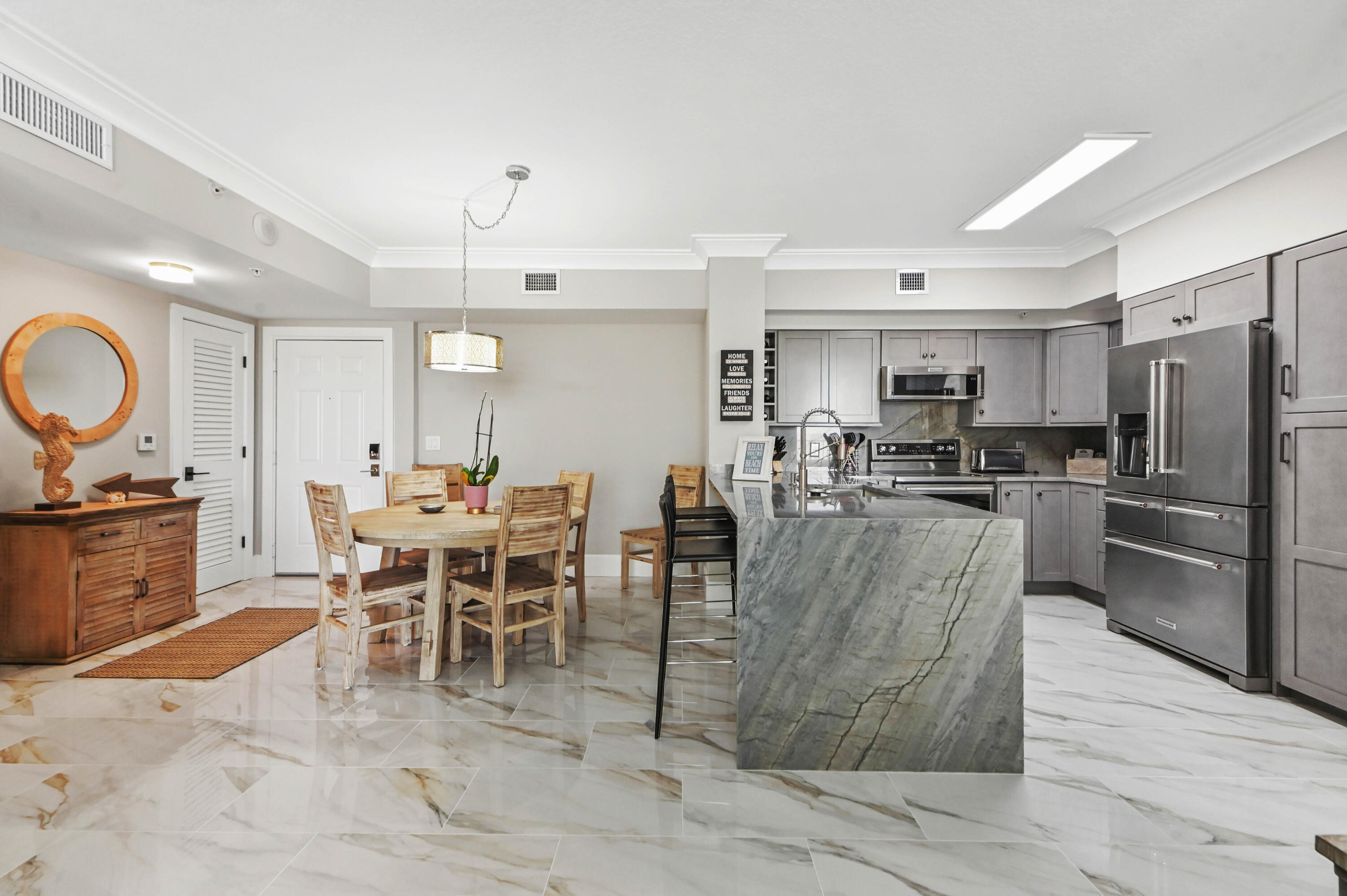 625 Casa Loma Boulevard 909
