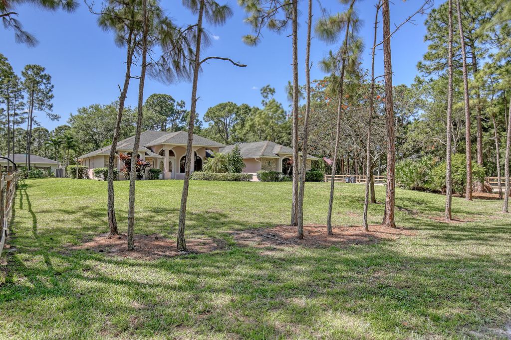 Photo of 17044 76 Street N, Loxahatchee, FL 33470 (MLS # R10780792)