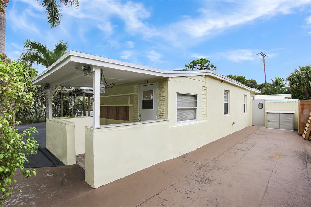 Photo of 1136 Magnolia Street, West Palm Beach, FL 33405 (MLS # R10758563)