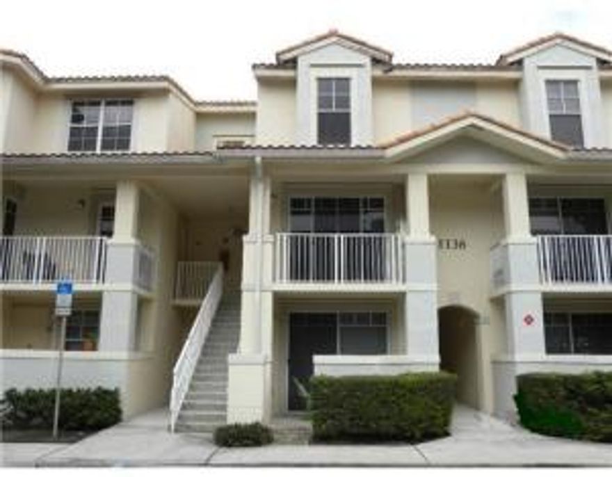 Great location near shops, restaurants, and Roger Dean Stadium.  Nice 2-story floor plan in the heart of Abacoa Town Center.  JUST REDUCED (Electric, water, and sewer are included in the rent).