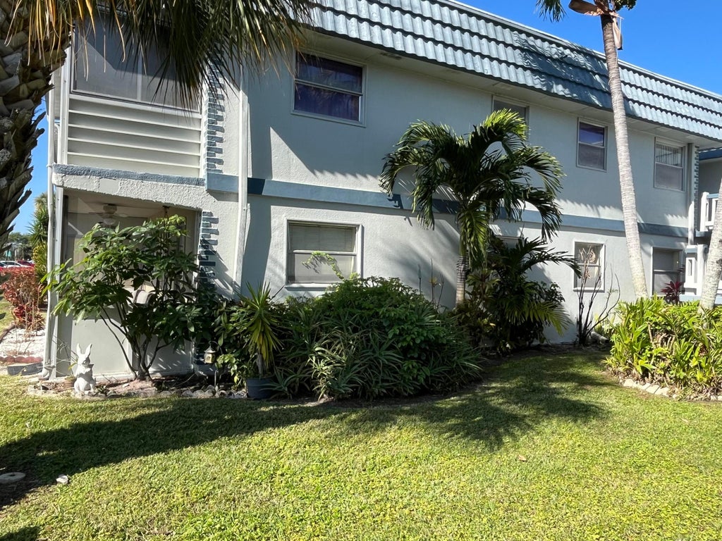 Photo of 300 Tuscany F, Delray Beach, FL 33446 (MLS # R11093292)
