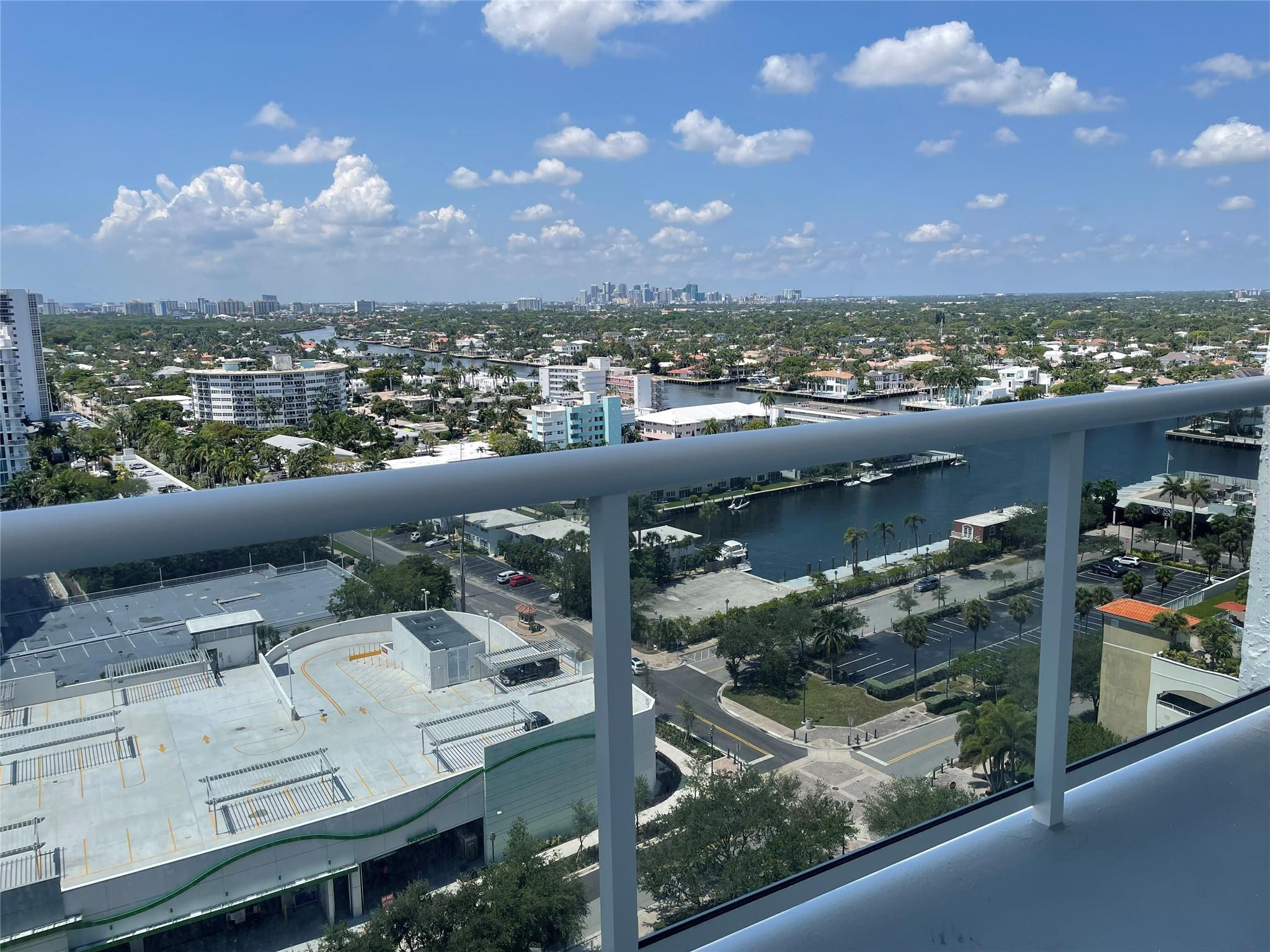 3015 N Ocean Boulevard 18j