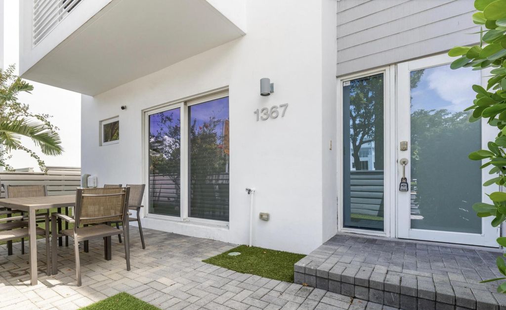 Photo of 1367 N Ocean Boulevard, Pompano Beach, FL 33062 (MLS # R11169566)