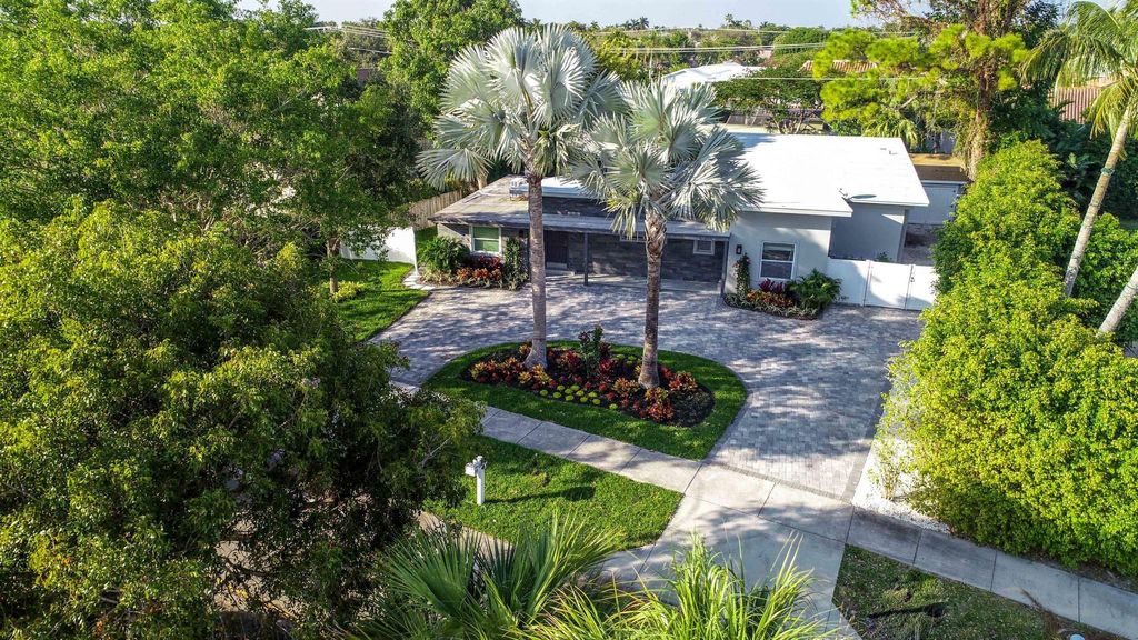 Photo of 959 SW 18th Street #E, Boca Raton, FL 33486 (MLS # R11085644)