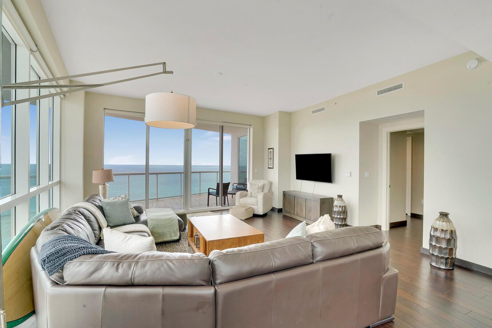 PLAZA AT OCEANSIDE (THE) - Residential Lease