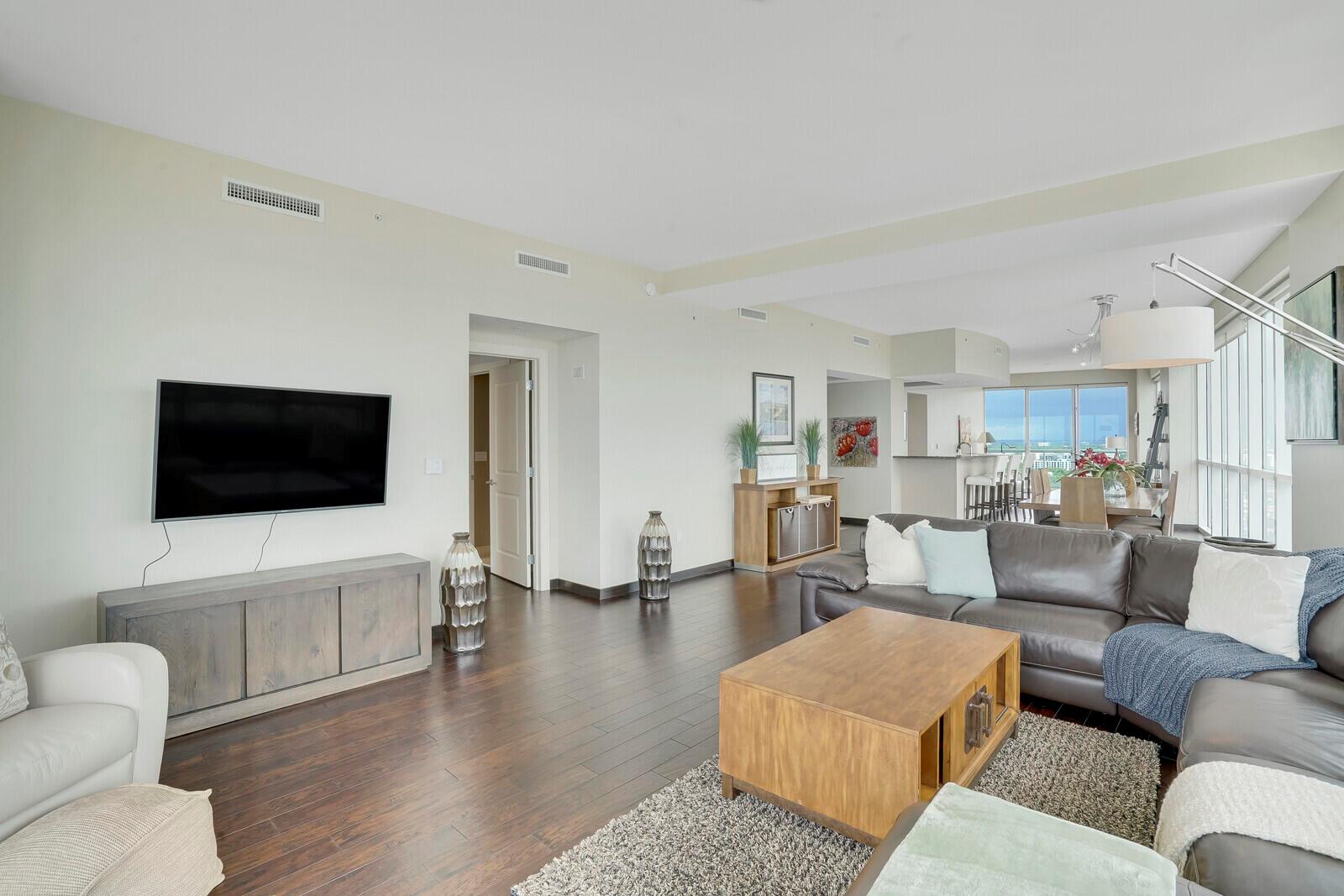 PLAZA AT OCEANSIDE (THE) - Residential Lease