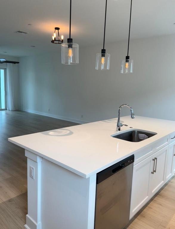 ALTON NEIGHBORHOOD - Residential Lease