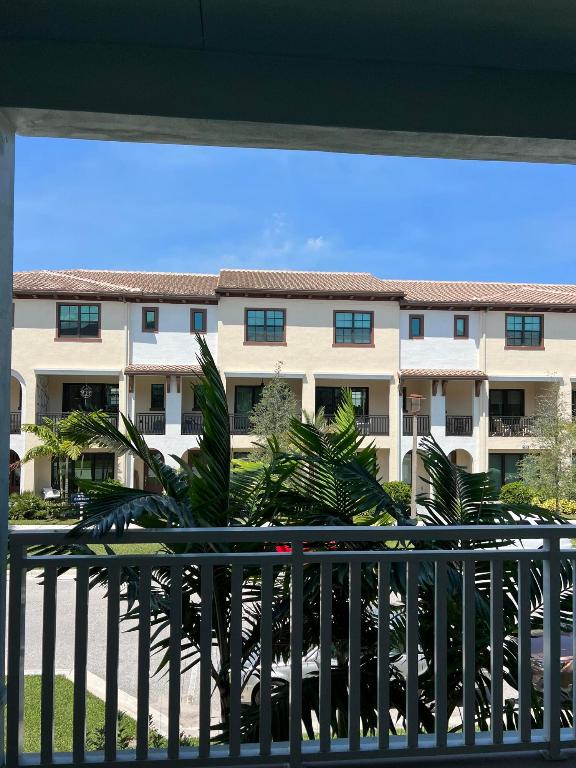 ALTON NEIGHBORHOOD - Residential Lease