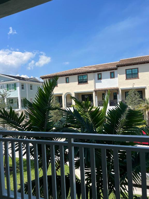 ALTON NEIGHBORHOOD - Residential Lease