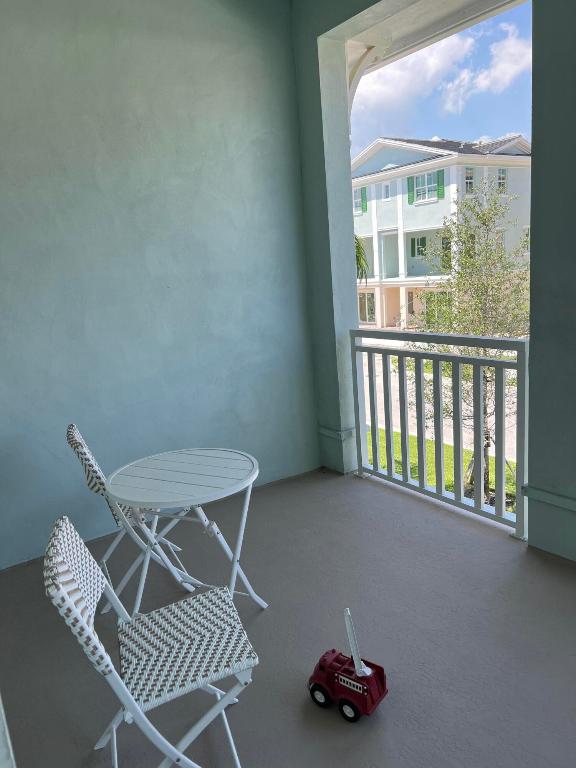 ALTON NEIGHBORHOOD - Residential Lease