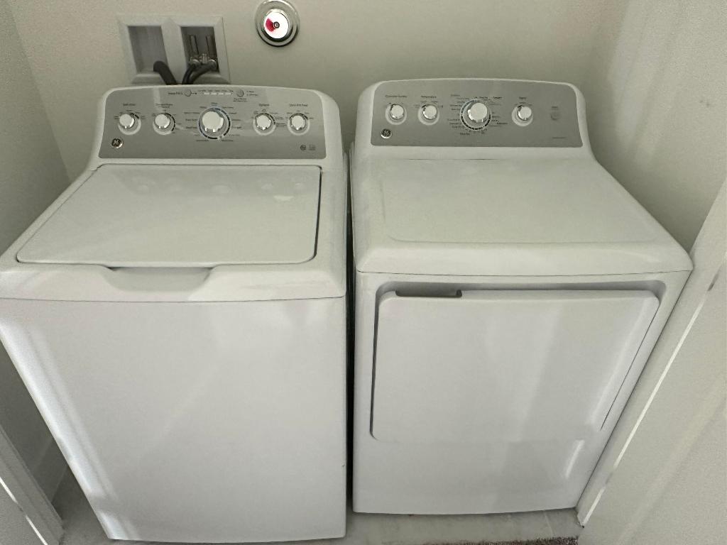 ALTON NEIGHBORHOOD - Residential Lease