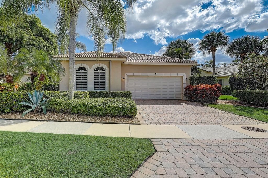 Photo of 224 Via Condado Way, Palm Beach Gardens, FL 33418 (MLS # R10931549)