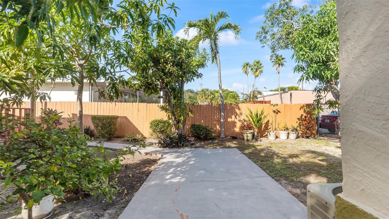 Town Of Hallandale B-13 D - Residential Income